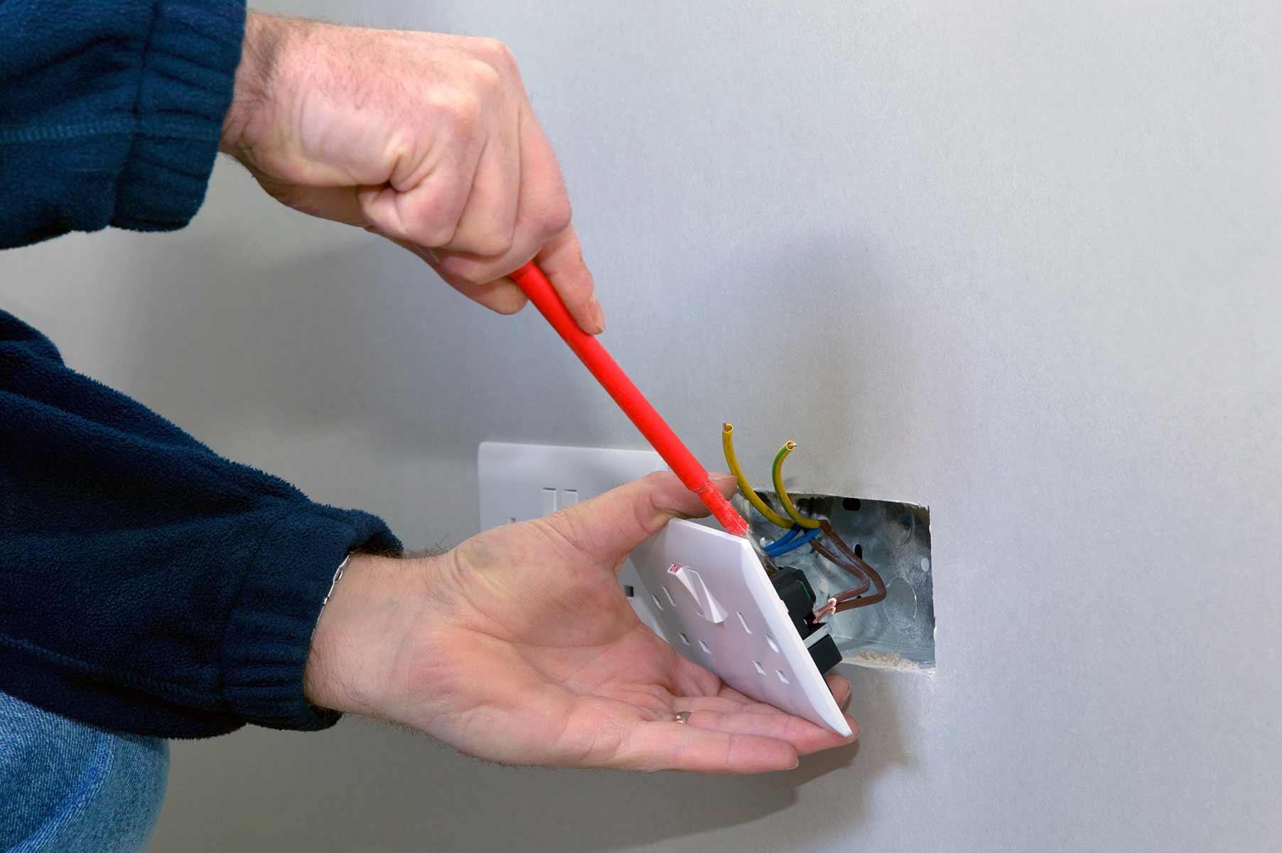 Our electricians can install plug sockets for domestic and commercial proeprties in Perivale and the local area. 